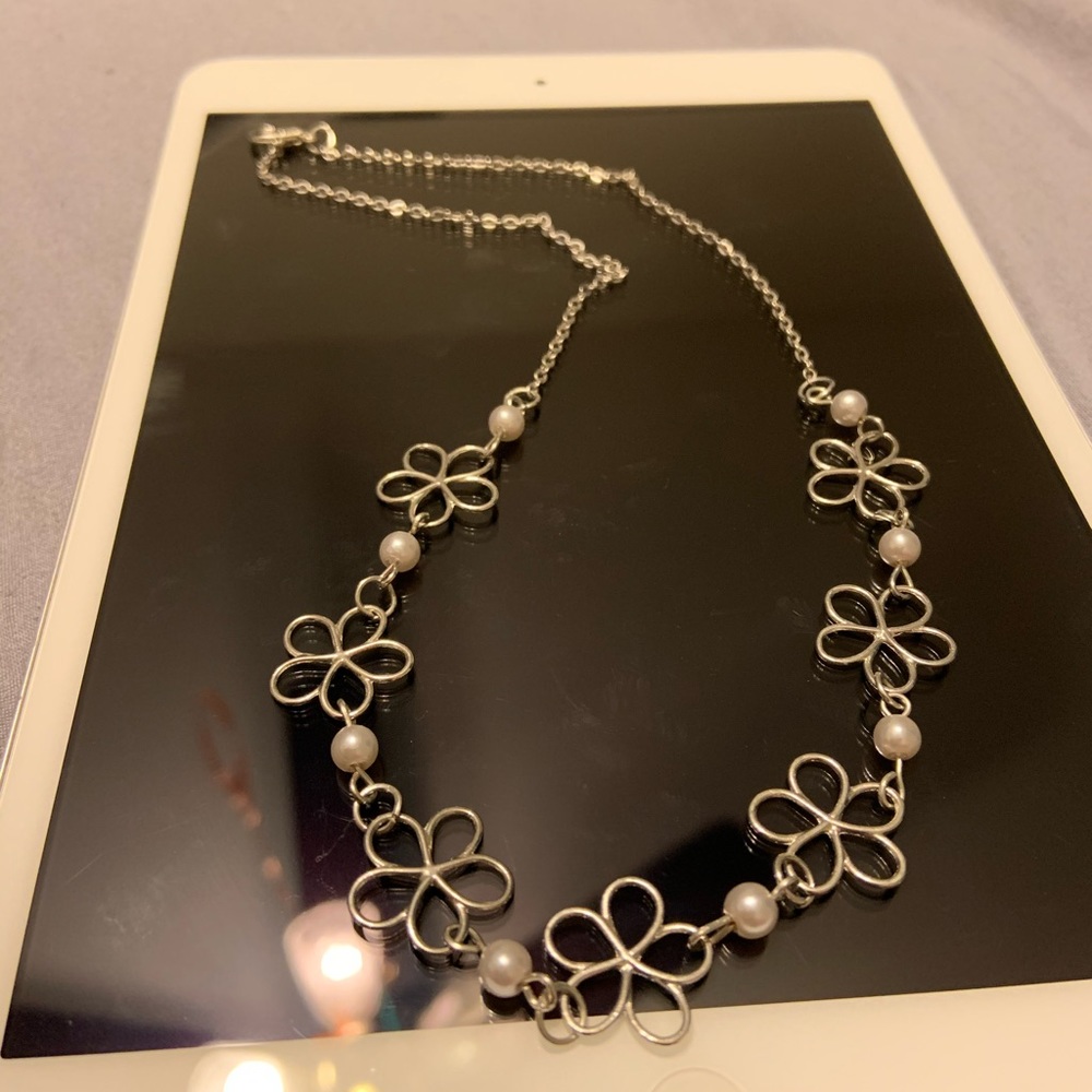 cute metal flower necklace